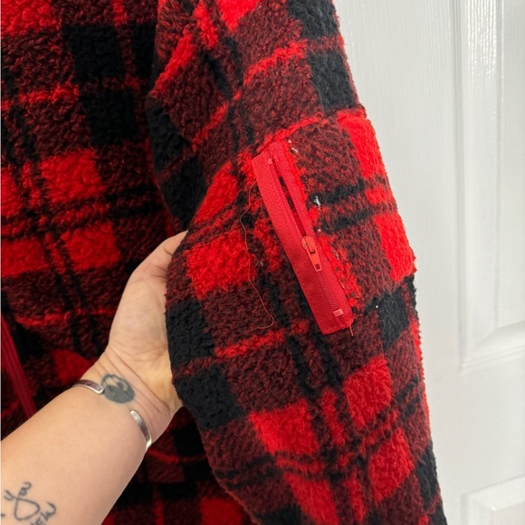 Super soft faux Sherpa zip up jacket w pockets - buffalo plaid nwt - Picture 4 of 5